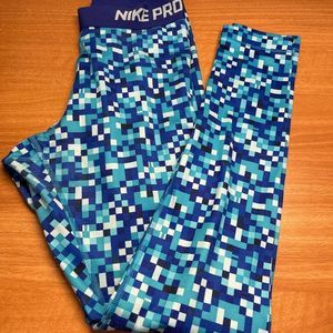 Women’s Nike Dri Fit Athletic leggings  size M